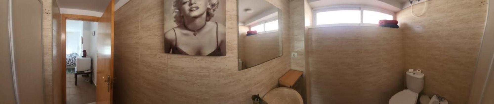 En Casa Compartida Retamar Habitación en casa particular Almería